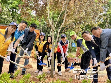 충남도 아산에 탄소중립 자원봉사 8호 숲 조성