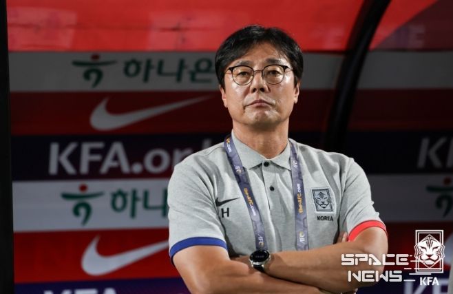 황선홍 국가대표팀 임시감독