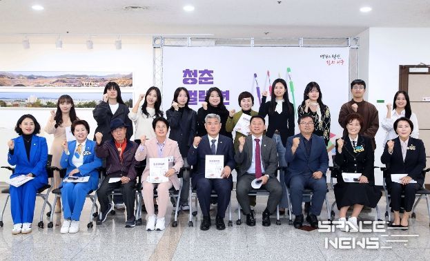 지난 30일 서구청 2층 로비에서 열린 청춘컬렉션 개최