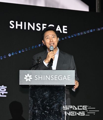 오세훈 서울시장이 1일(금), ‘명동스퀘어 오프닝 행사’에 참석해 축사하고 있다.