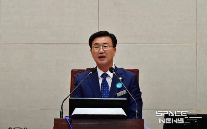 유의식 의장, 제292회 임시회 개회...완주전주통합 반대 결의