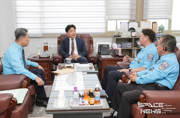 고양특례시의회 김운남 의장, 고양시 모범운전자회와 면담