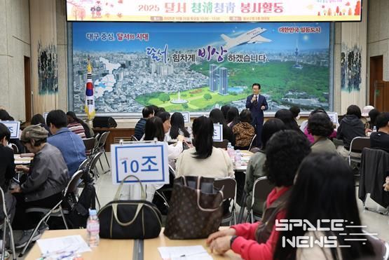 행사 인사 말씀 중인 김형일 달서구 부구청장