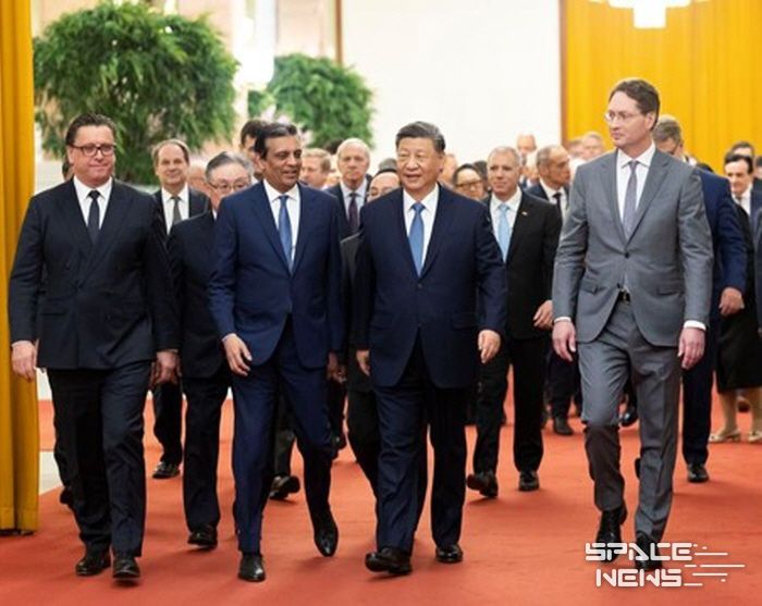 시 주석이 3월 28일 오전 베이징 인민대회당에서 국제 공상계 대표와 회견했다. (사진/신화통신)