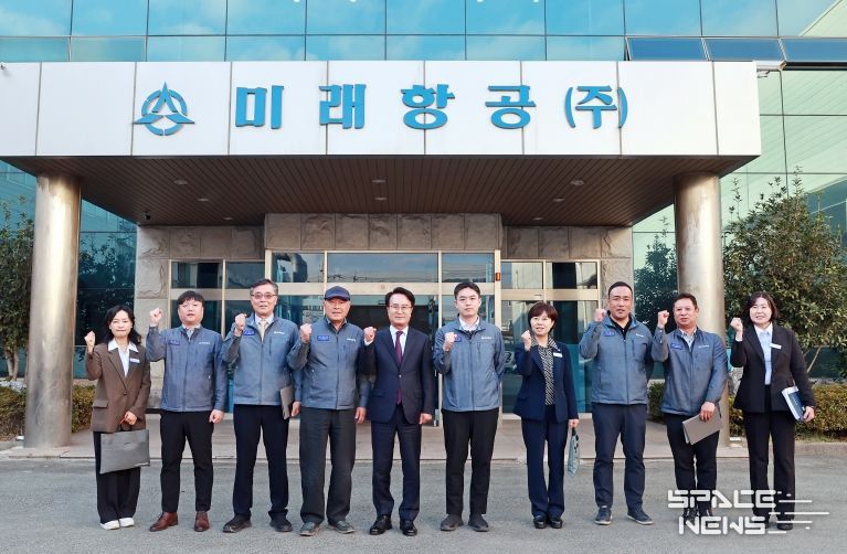 사천시장, 우주항공기업 현장 방문