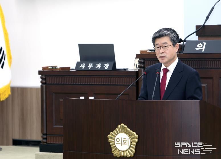 중구의회 폐회식에서 발언하는 김길성 중구청장