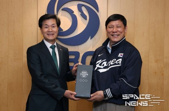 KBO 허구연 총재-안병구 밀양시장
