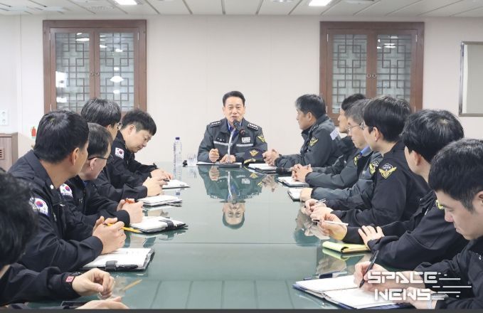 현장부서 지휘관들에게 공직기강 확립을 강조하고 있는백종수 서특단장